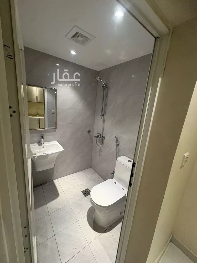 شقة للإيجار في شارع الملك فهد بن عبدالعزيز, حي الخبرالشمالية, مدينة الخبر, المنطقة الشرقية صورة 2