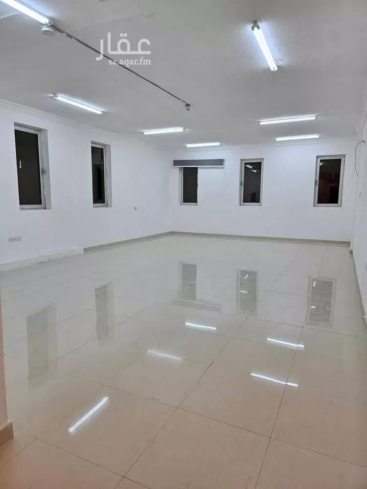 Commercial Office for Rent in Al Qatif Warehouses Area صورة 3