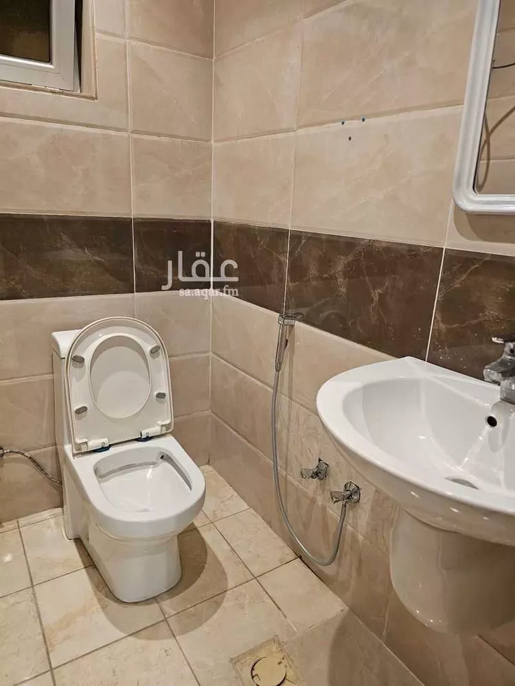 Commercial Office for Rent in Al Qatif Warehouses Area صورة 4
