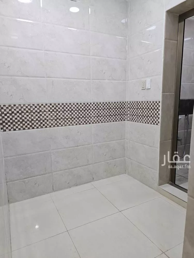 Commercial Office for Rent in Al Qatif Warehouses Area صورة 3