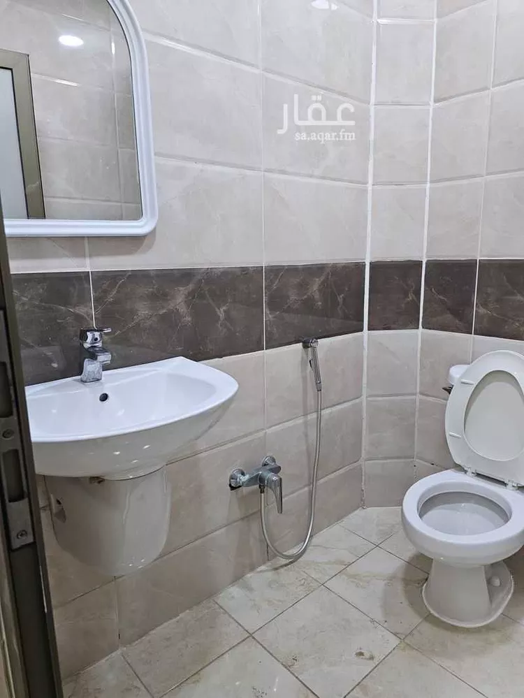 Commercial Office for Rent in Al Qatif Warehouses Area صورة 4