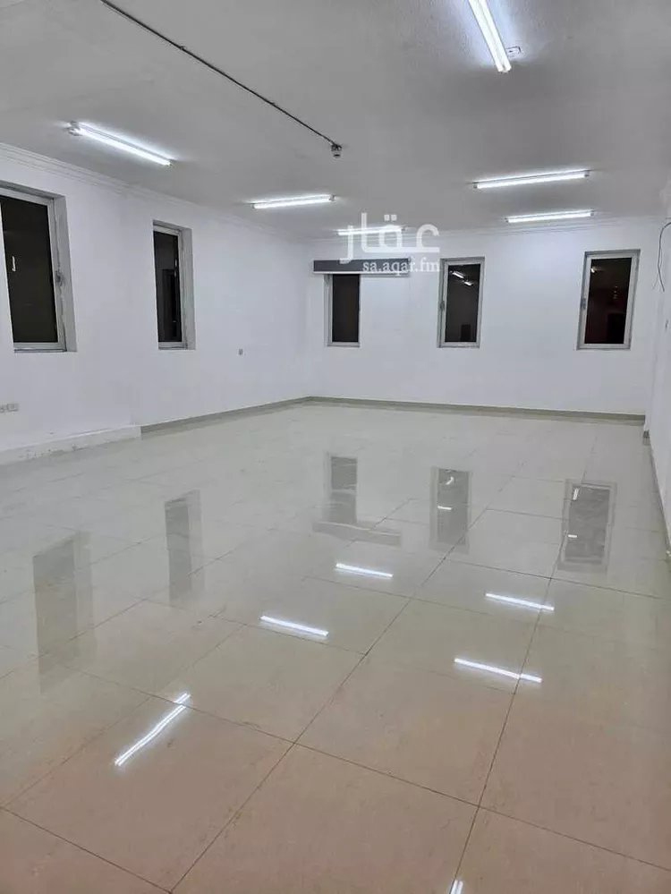 Commercial Office for Rent in Al Qatif Warehouses Area صورة 2