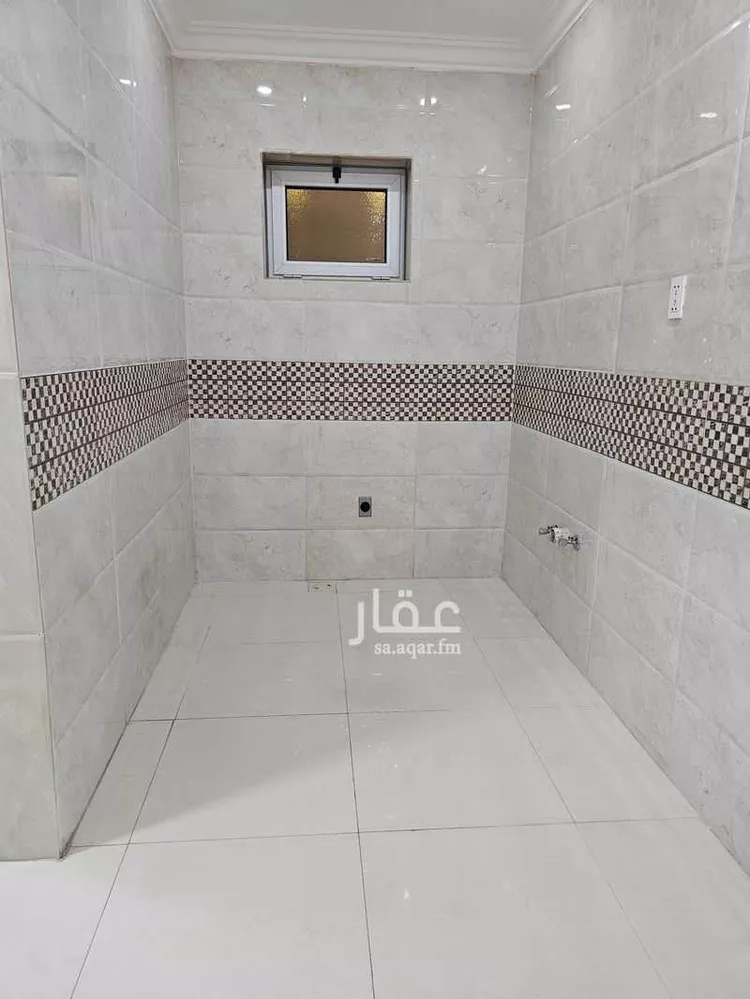 Commercial Office for Rent in Al Qatif Warehouses Area صورة 2