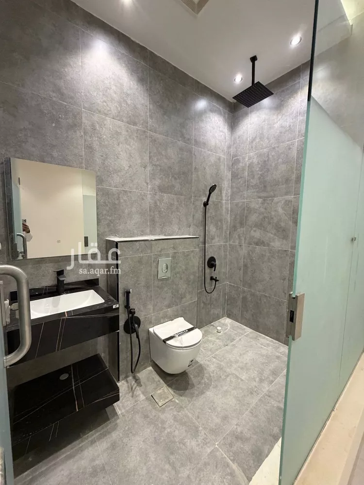 Villa for Sale in Riyadh Al Janadriyah 12