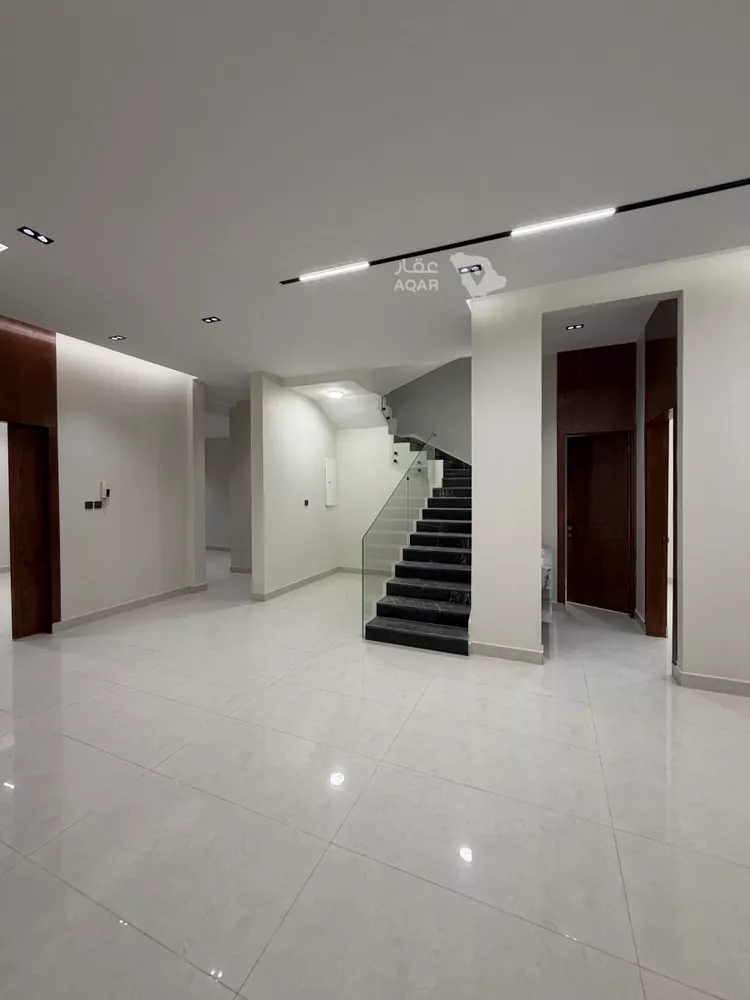 Villa for Sale in Riyadh Al Janadriyah 7