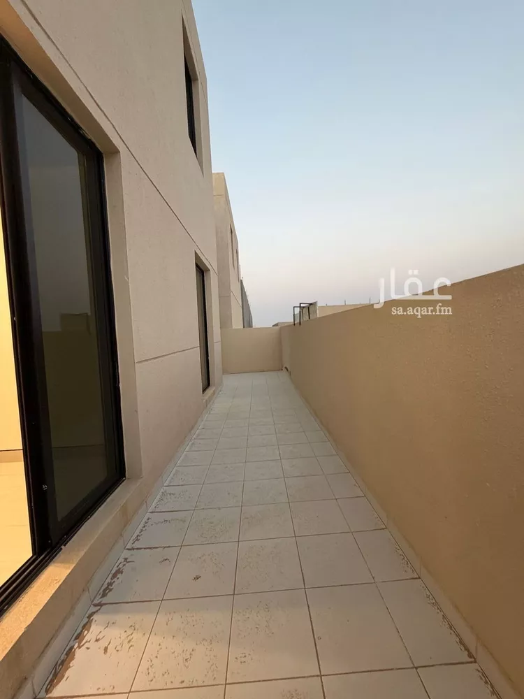 Floor for Sale in Riyadh Al Janadriyah صورة 2