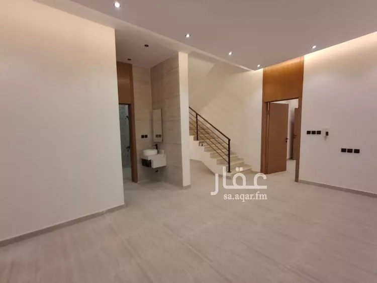 فيلا للبيع في شارع يعقوب بن أبي الفضل, حي عكاظ, مدينة الرياض, منطقة الرياض صورة 5