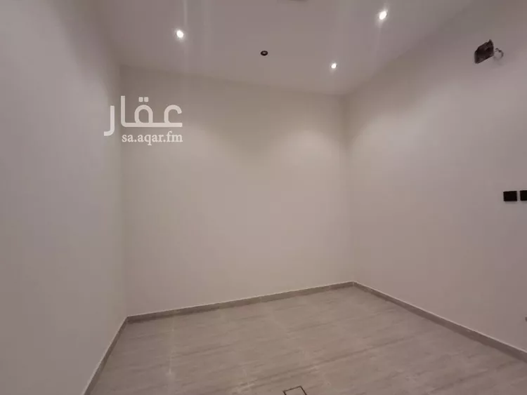 فيلا للبيع في شارع عبدالعزيز القاضي, حي عكاظ, مدينة الرياض, منطقة الرياض صورة 5