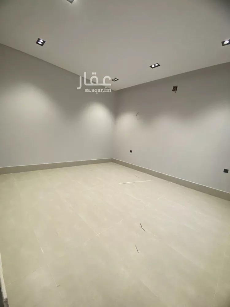 فيلا للبيع في شارع عبدالعزيز القاضي, حي عكاظ, مدينة الرياض, منطقة الرياض صورة 5