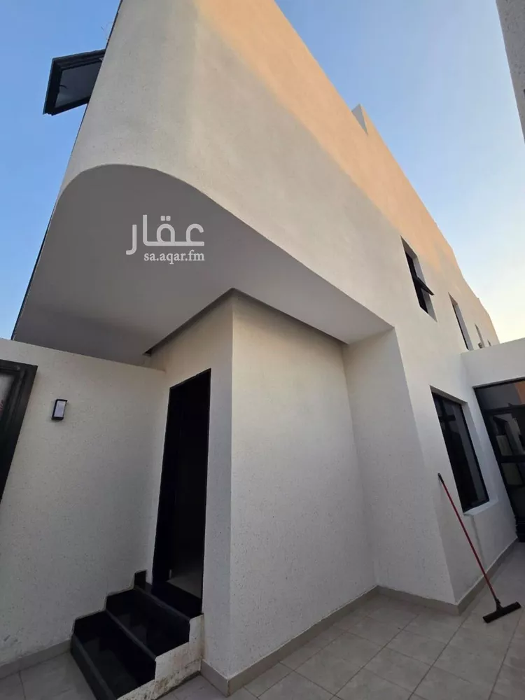فيلا للبيع في شارع هجر, حي شبرا, مدينة الرياض, منطقة الرياض صورة 2
