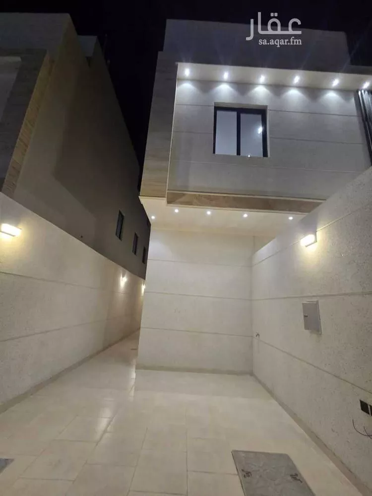 فيلا للبيع في شارع محب الدين السعدي, حي عكاظ, مدينة الرياض, منطقة الرياض صورة 2