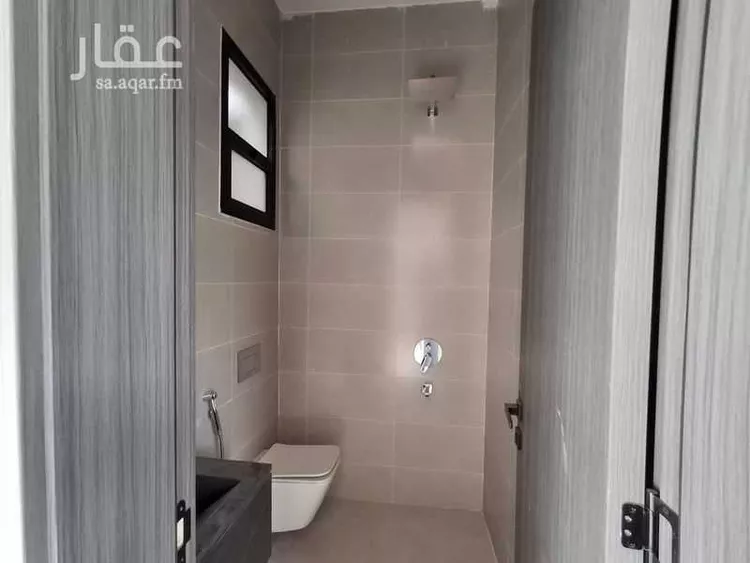 دور للبيع في شارع عمر بن فهد المكي, حي طويق, مدينة الرياض, منطقة الرياض 9