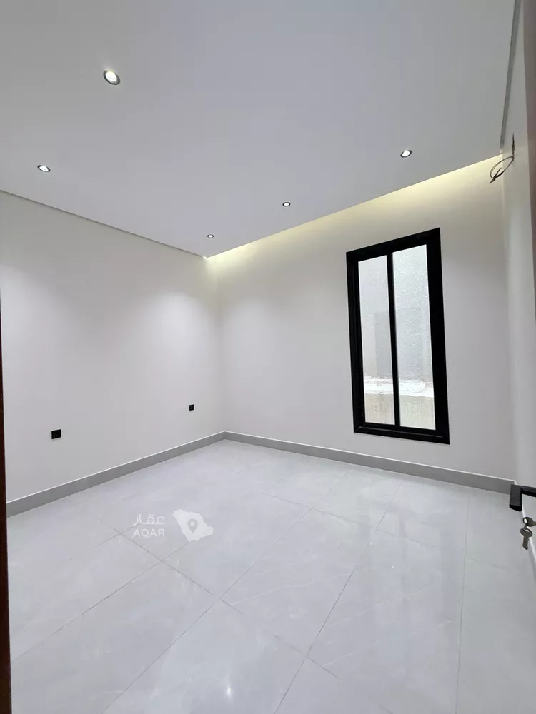 Floor for Sale in Riyadh Al Maizilah 11