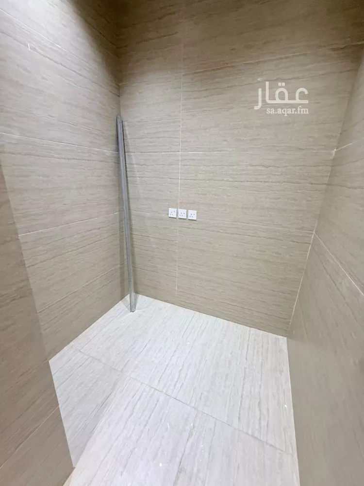 دور للبيع في شارع رقم 101, حي الندوة, مدينة الرياض, منطقة الرياض صورة 4