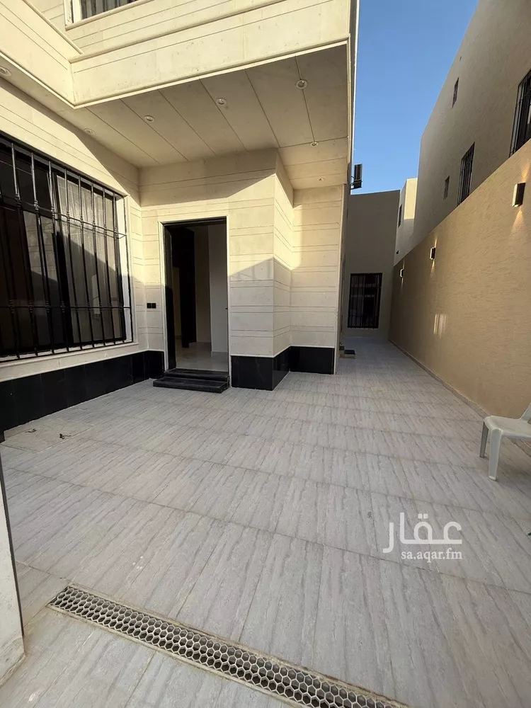 Floor for Sale in Riyadh An Nadhim 8