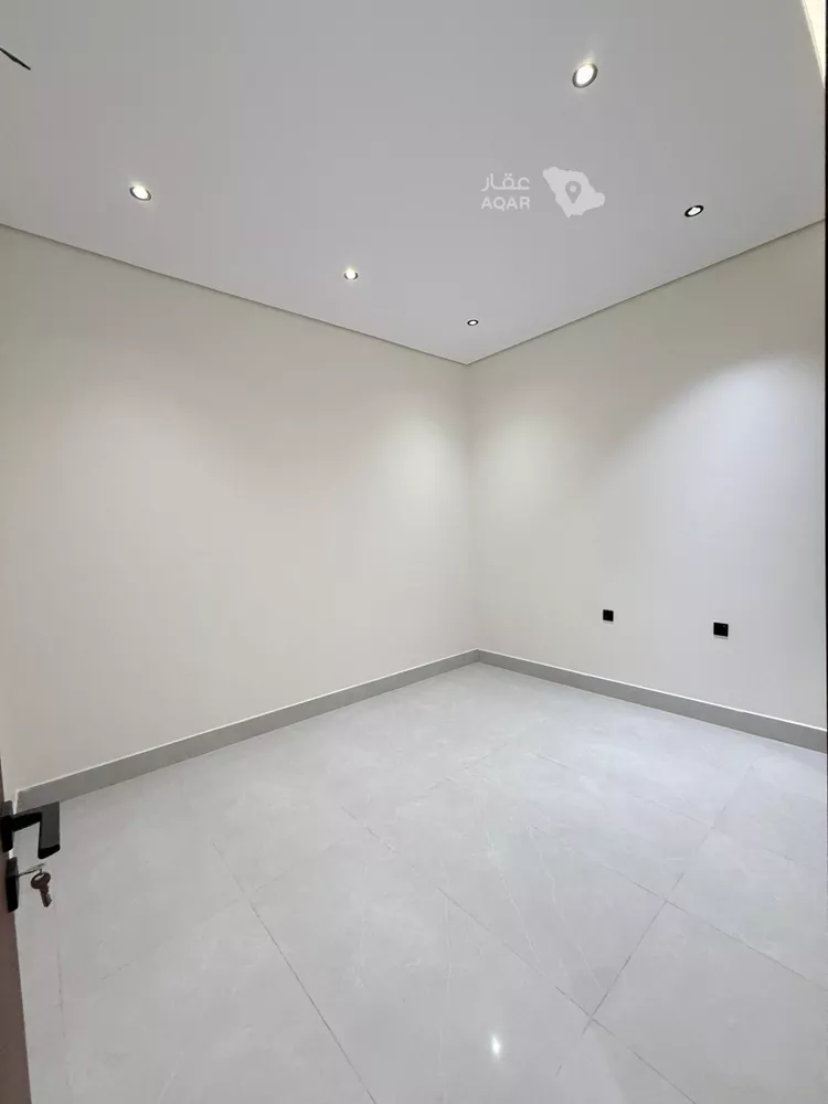 Floor for Sale in Riyadh Al Maizilah 9
