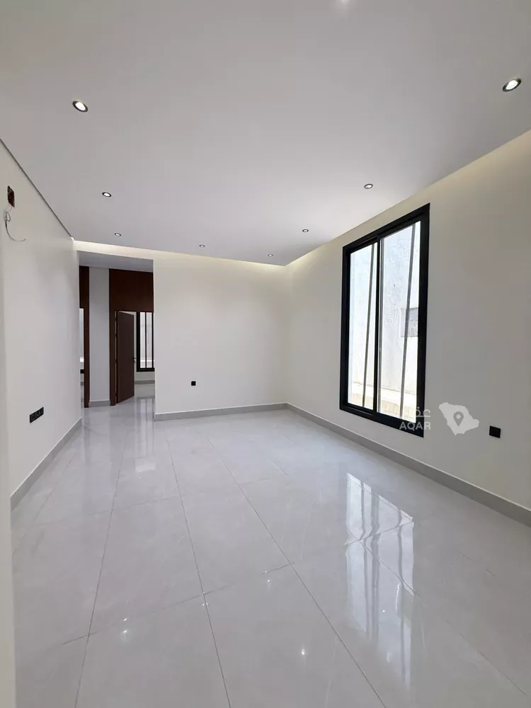 Floor for Sale in Riyadh Al Maizilah 6