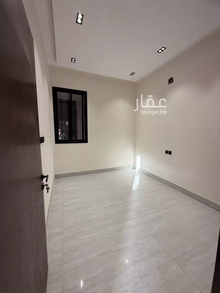 Floor for Sale in Riyadh An Nadhim 7