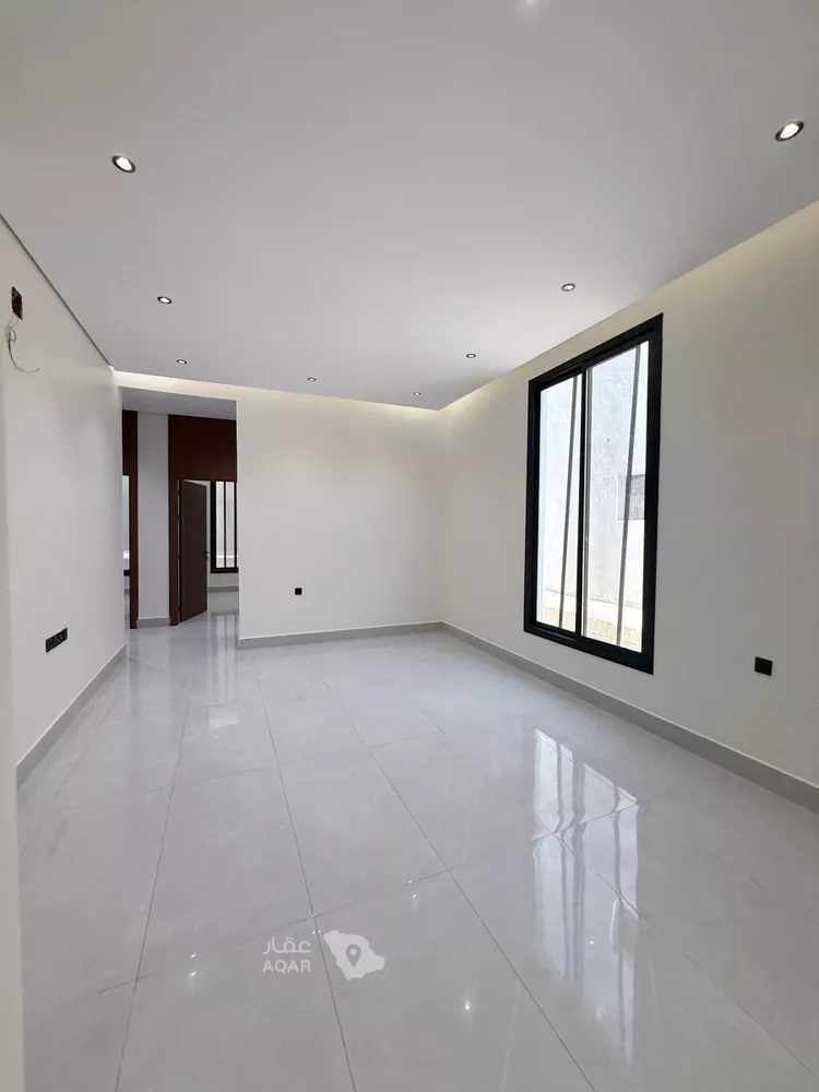 Floor for Sale in Riyadh Al Maizilah 8