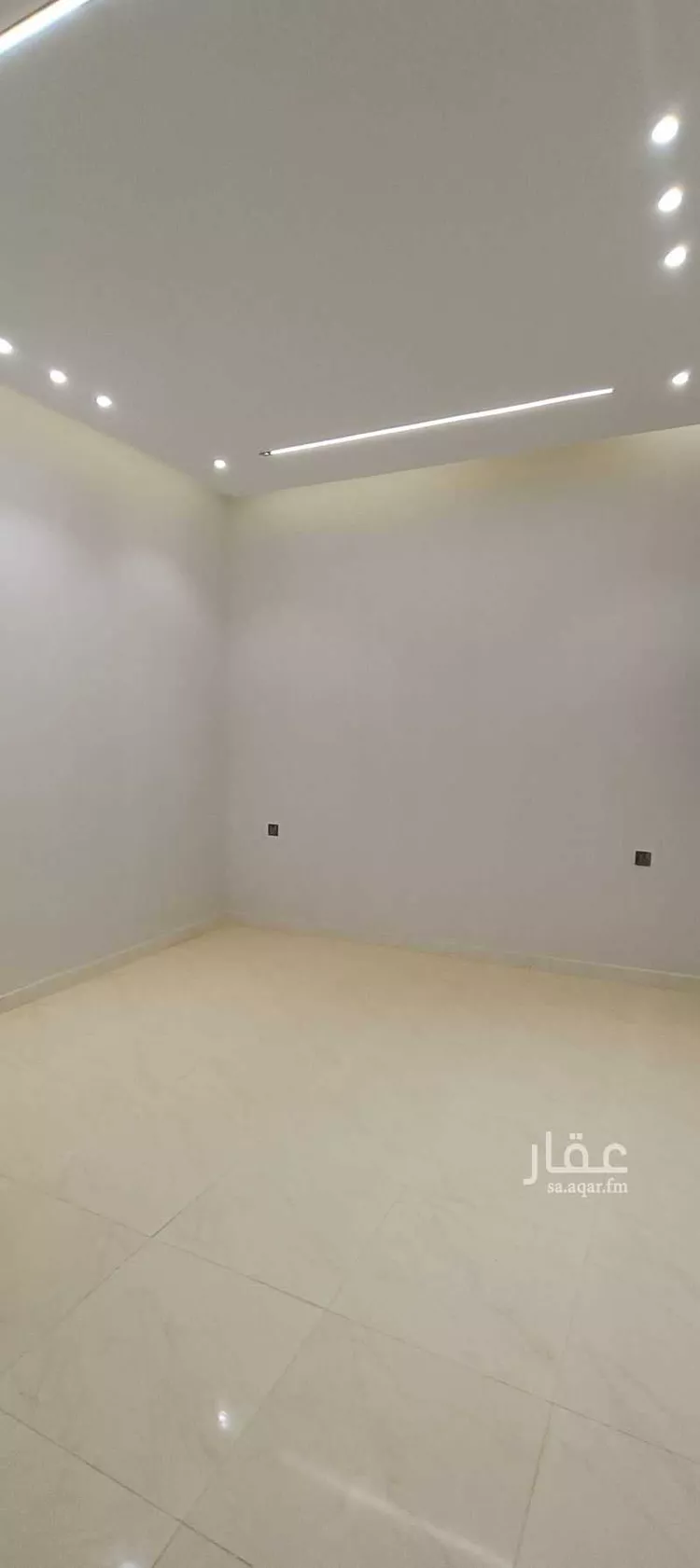 دور للبيع في شارع عكاظ عجلان, حي عكاظ, مدينة الرياض, منطقة الرياض صورة 2