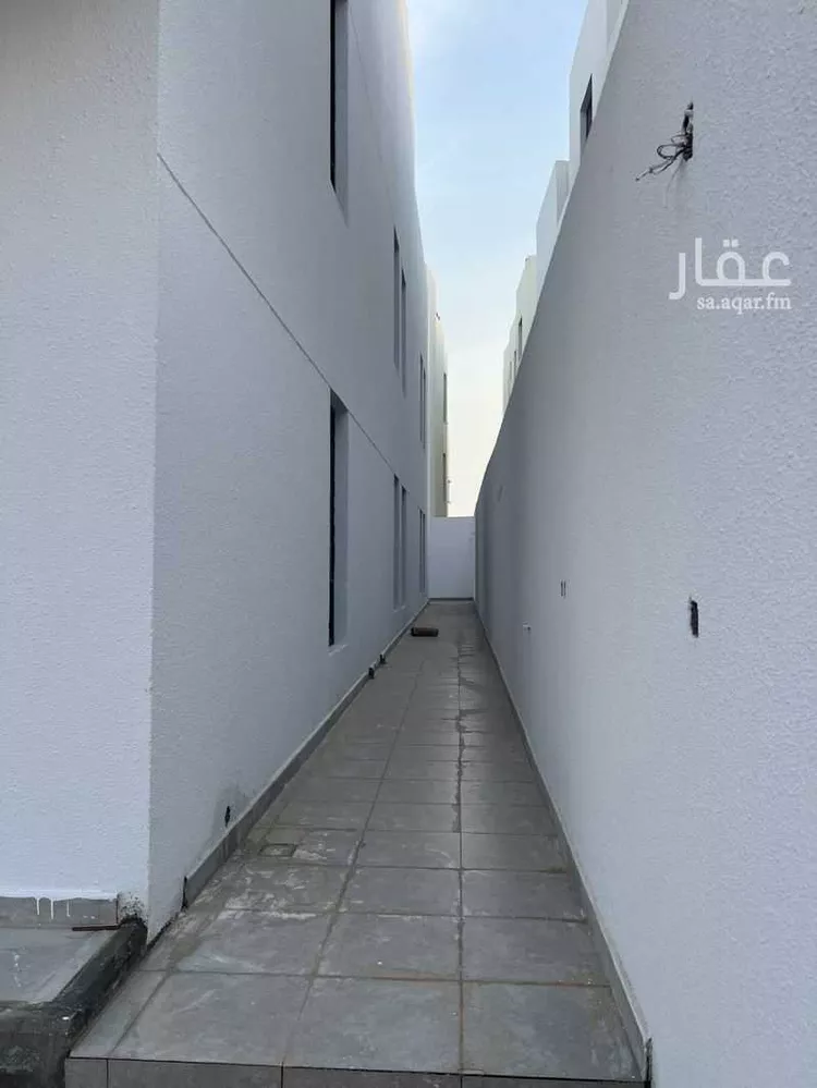 عمارة للبيع في شارع 22ج, حي الراكة الشمالية, مدينة الدمام, المنطقة الشرقية صورة 2