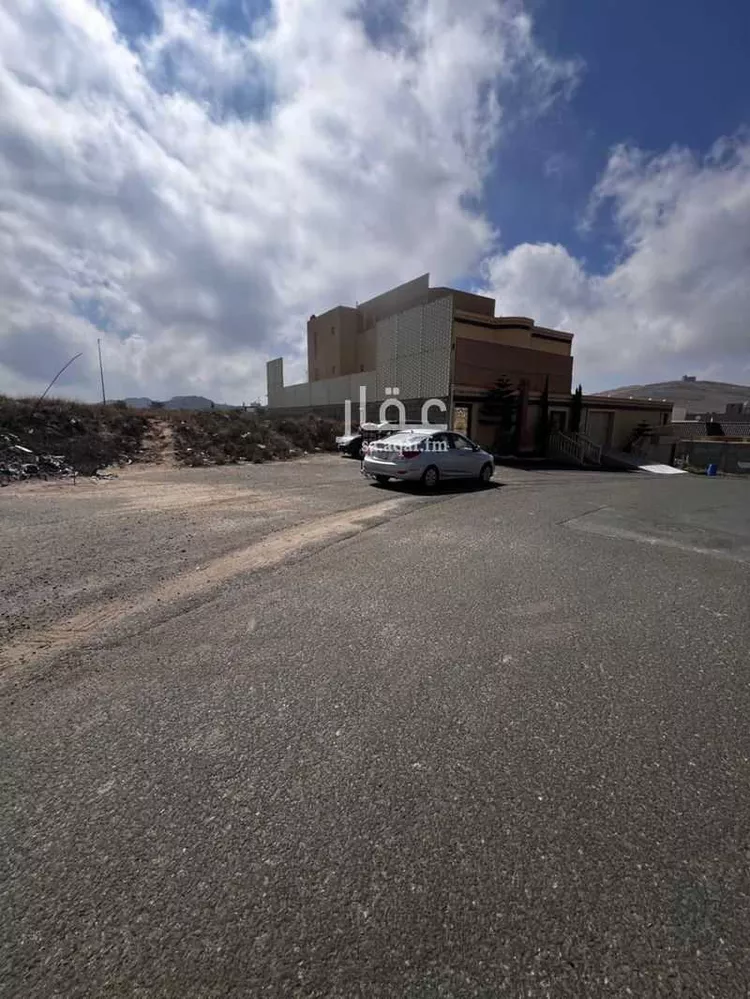 أرض للبيع في شارع عبدالله بن جابر, حي شمسان, مدينة أبها, منطقة عسير صورة 2