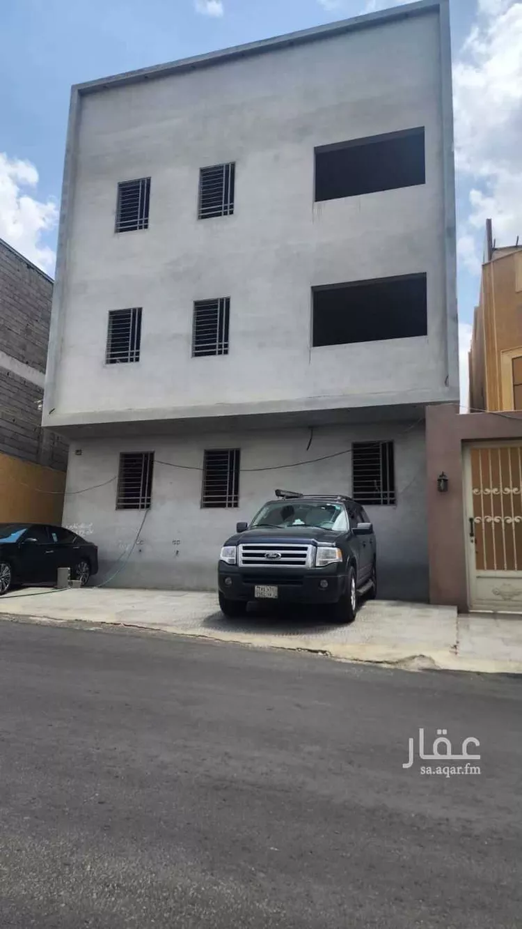 عمارة للبيع في شارع كروان السويدي, حي الغدير, مدينة أبها, منطقة عسير صورة 2