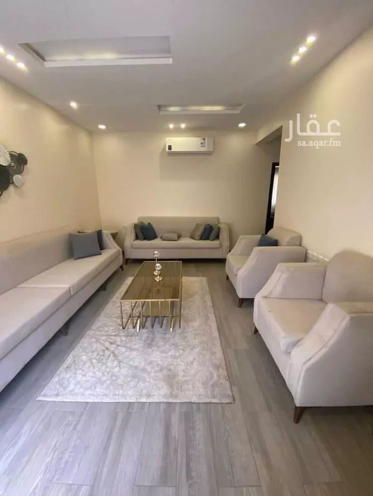 فيلا للبيع في شارع الحسن الوزان, حي العاقول, مدينة المدينة المنورة, منطقة المدينة المنورة 1 صورة