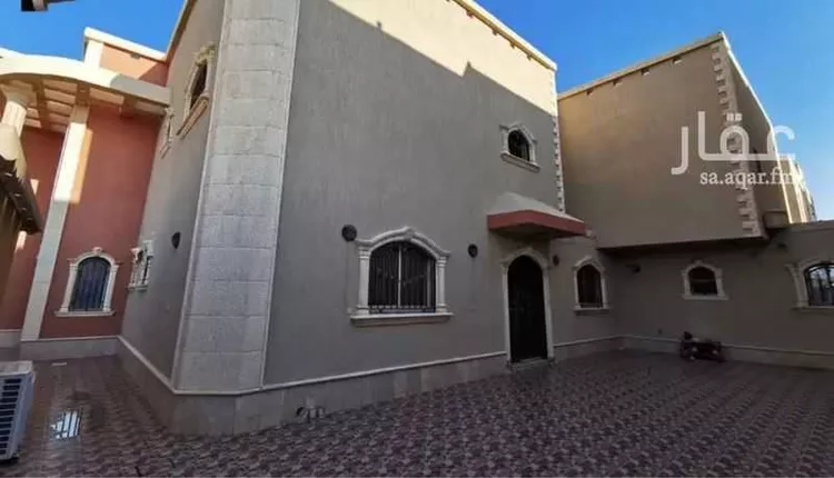فيلا للبيع في شارع النضر بن الحارث, حي الملك خالد, مدينة عنيزة, منطقة القصيم صورة 2