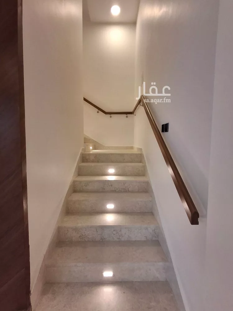 فيلا للبيع في شارع أحمد مفتي المكي الحنفي, حي المهدية, مدينة الرياض, منطقة الرياض صورة 4