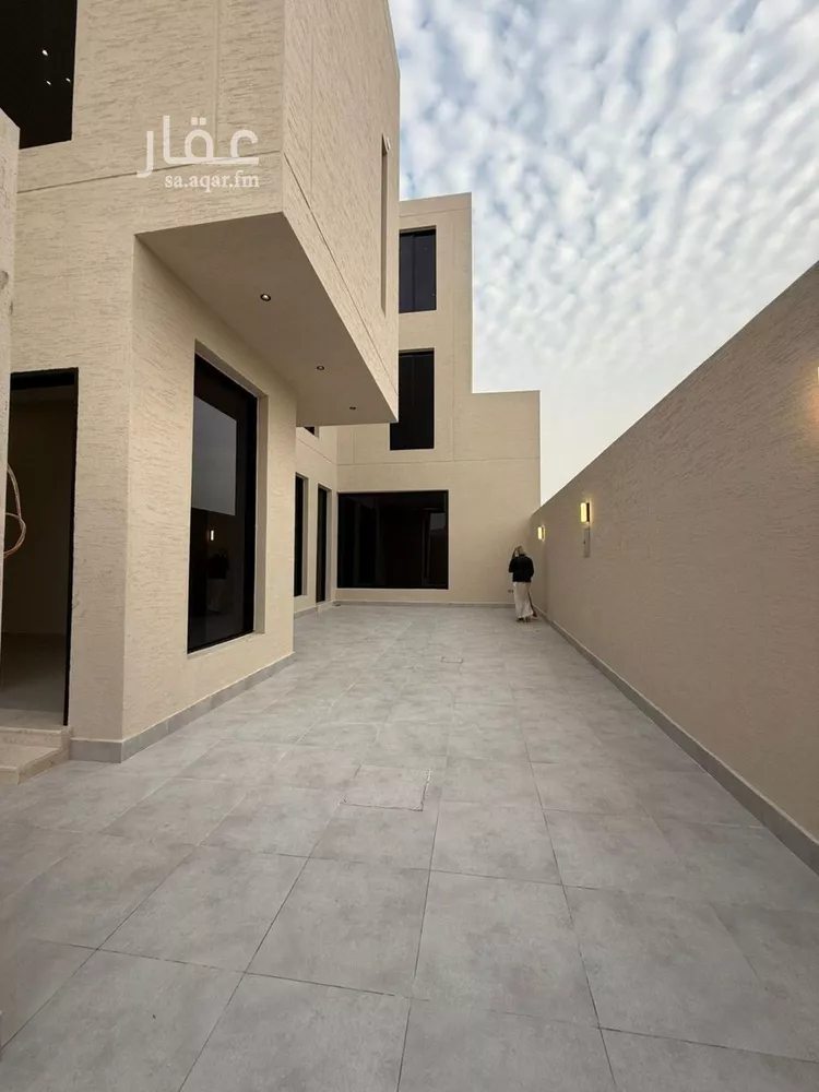 فيلا للبيع في شارع أحمد مفتي المكي الحنفي, حي المهدية, مدينة الرياض, منطقة الرياض صورة 4