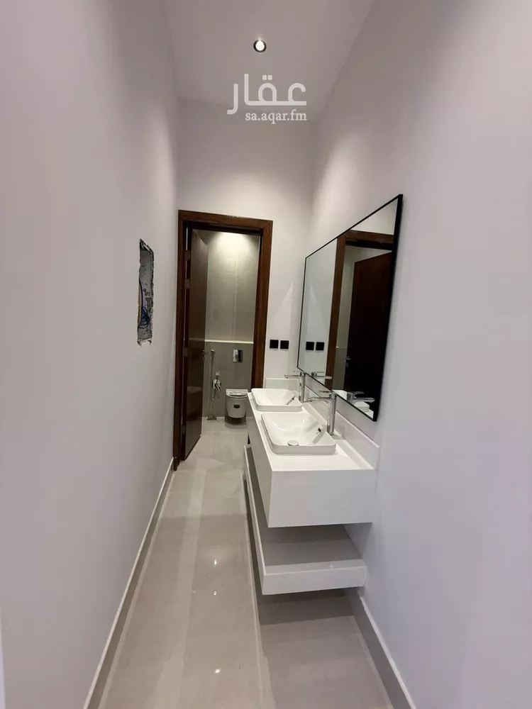 فيلا للبيع في شارع الكمال بن طلحة, حي المهدية, مدينة الرياض, منطقة الرياض 7