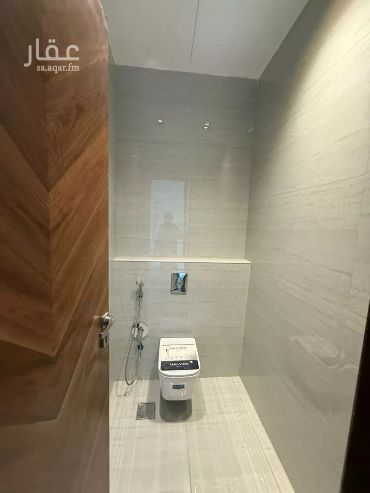 فيلا للبيع في شارع أحمد الكازروني, حي المهدية, مدينة الرياض, منطقة الرياض صورة 5