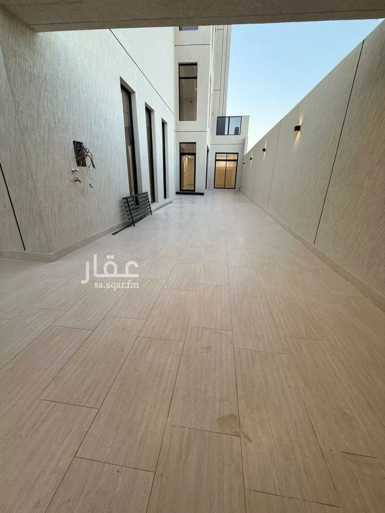 فيلا للبيع في شارع أحمد بن الحسن الأنصاري, حي المهدية, مدينة الرياض, منطقة الرياض صورة 5