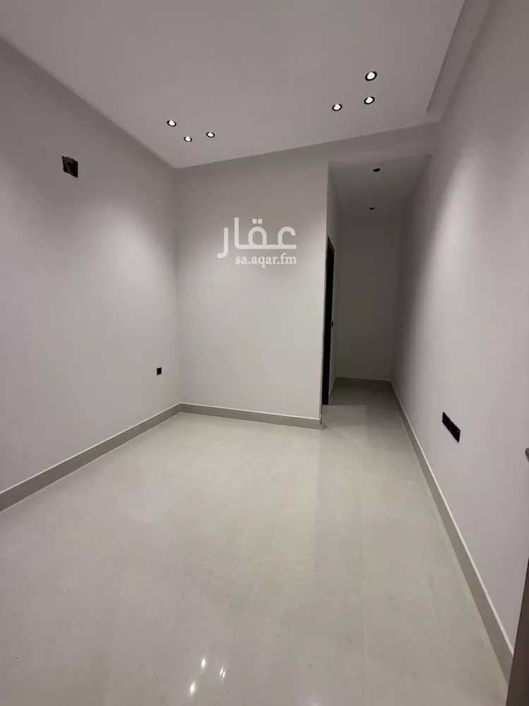 فيلا للبيع في شارع الكمال بن طلحة, حي المهدية, مدينة الرياض, منطقة الرياض 17