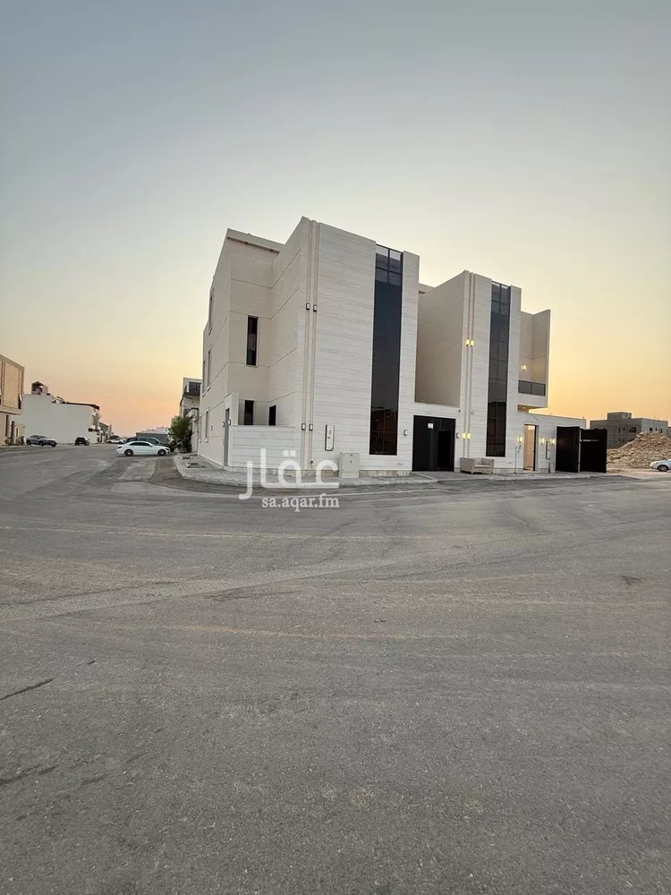 فيلا للبيع في شارع عبداللطيف بن المبارك, حي المهدية, مدينة الرياض, منطقة الرياض صورة 3