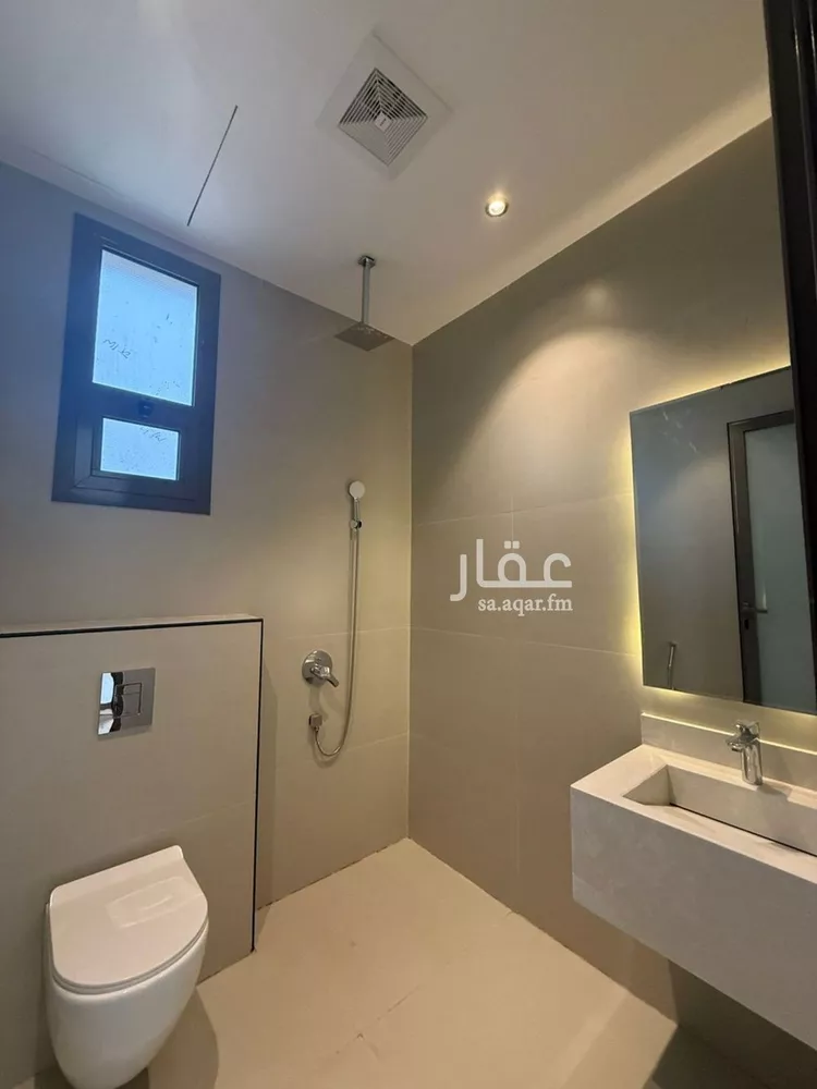 فيلا للبيع في شارع قطب الدين بن السلطان, حي المهدية, مدينة الرياض, منطقة الرياض صورة 4