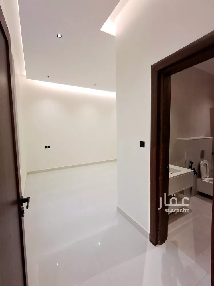 فيلا للبيع في شارع قطب الدين بن السلطان, حي المهدية, مدينة الرياض, منطقة الرياض صورة 5