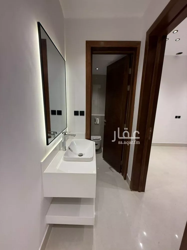 فيلا للبيع في شارع الكمال بن طلحة, حي المهدية, مدينة الرياض, منطقة الرياض 8
