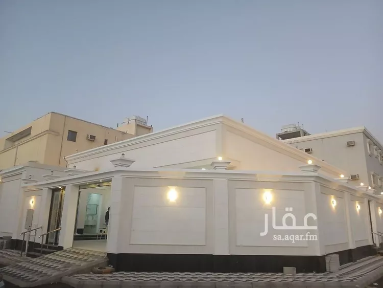 دور للبيع في شارع سلمان الحنبلي, حي ضاحية الملك فهد, مدينة الدمام, المنطقة الشرقية صورة 2