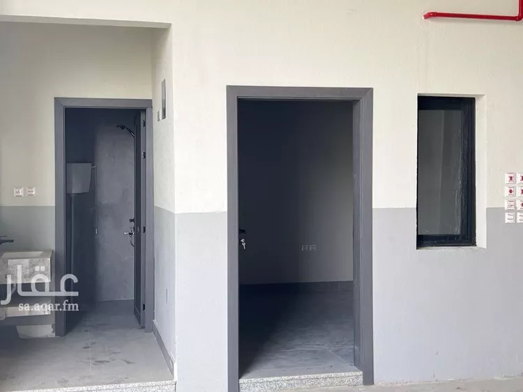 مستودع للإيجار في شارع عبدالرحمن بن مفيريج, حي الغنامية, مدينة الرياض, منطقة الرياض 8