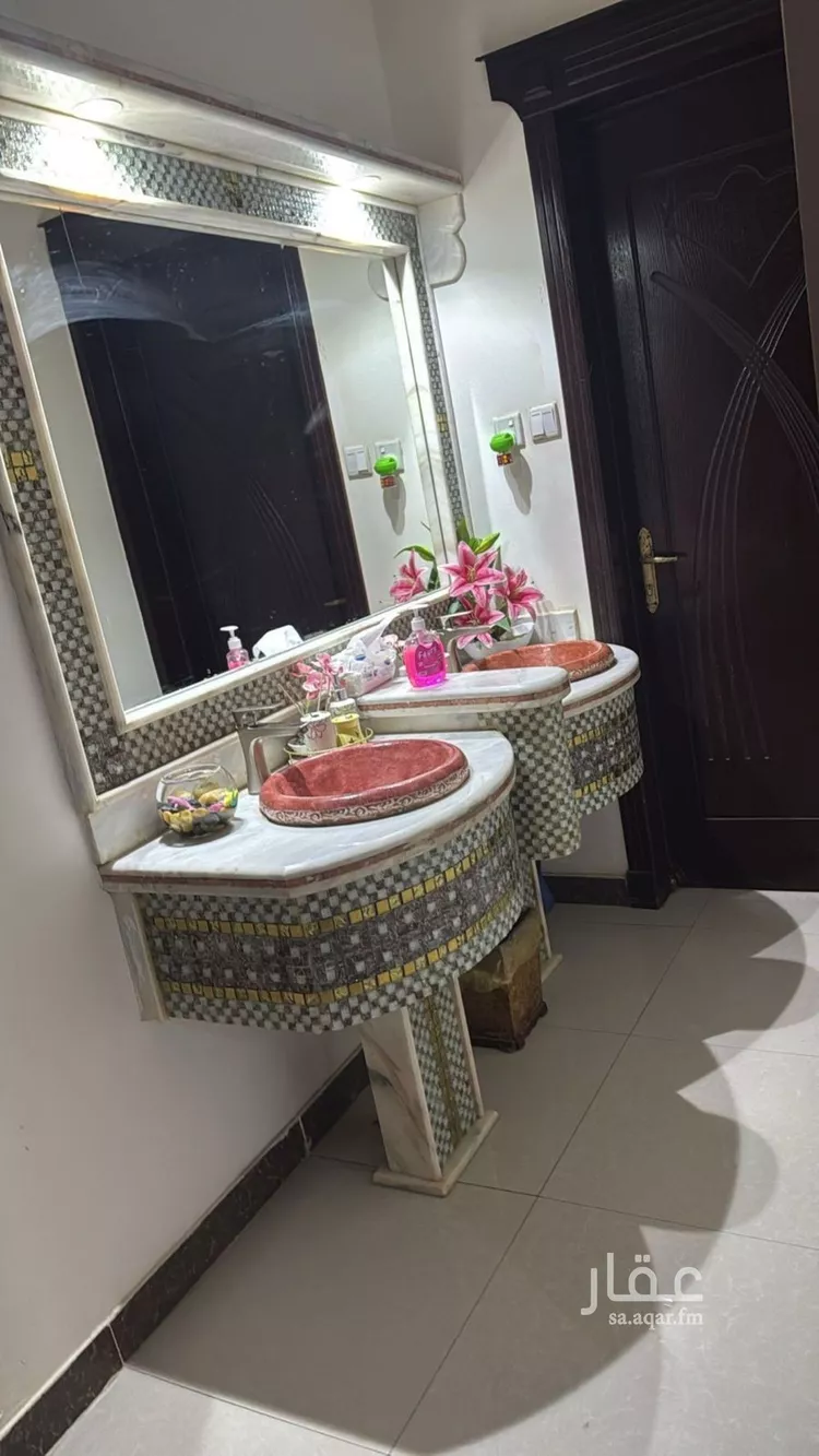 فيلا للبيع في شارع محمد نور رحيمي, حي الرمال, مدينة الرياض, منطقة الرياض 1 صورة