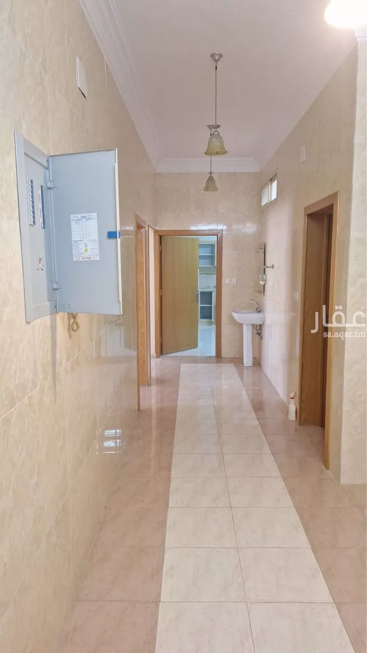 عمارة للإيجار في شارع عبدالله السديس, حي العرين, مدينة أبها, منطقة عسير صورة 2