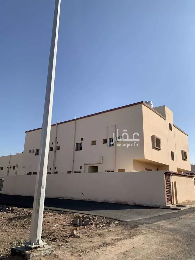 فيلا للبيع في شارع عفيف ابن معديكرب ، حي العزيزية ، المدينة المنورة ، منطقة المدينة المنورة صورة 3