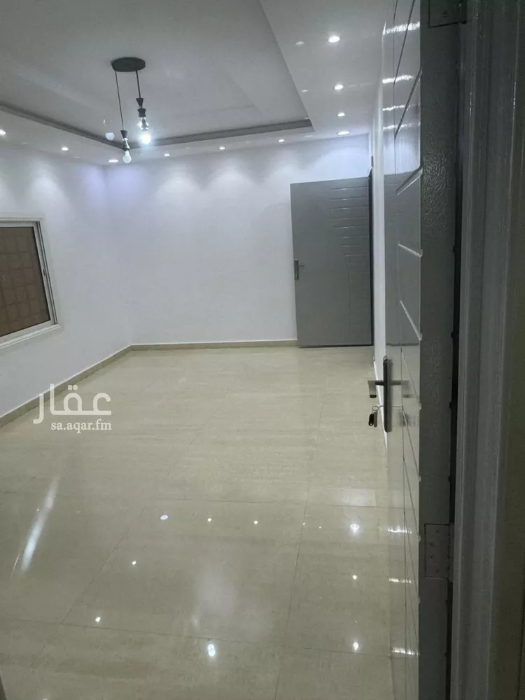 فيلا للإيجار في شارع رقم 71, حي ظهرة لبن, مدينة الرياض, منطقة الرياض صورة 2
