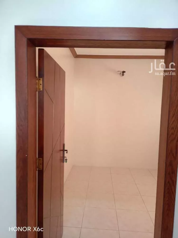 شقة للإيجار في شارع خالد ابن هودة ابن ربيعة العامري, حي الوسيطة, مدينة الاحساء, المنطقة الشرقية