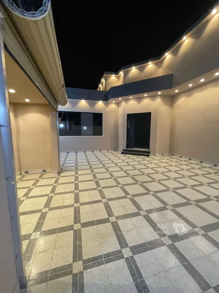 Floor for Sale in Al Duwadimi Hittin