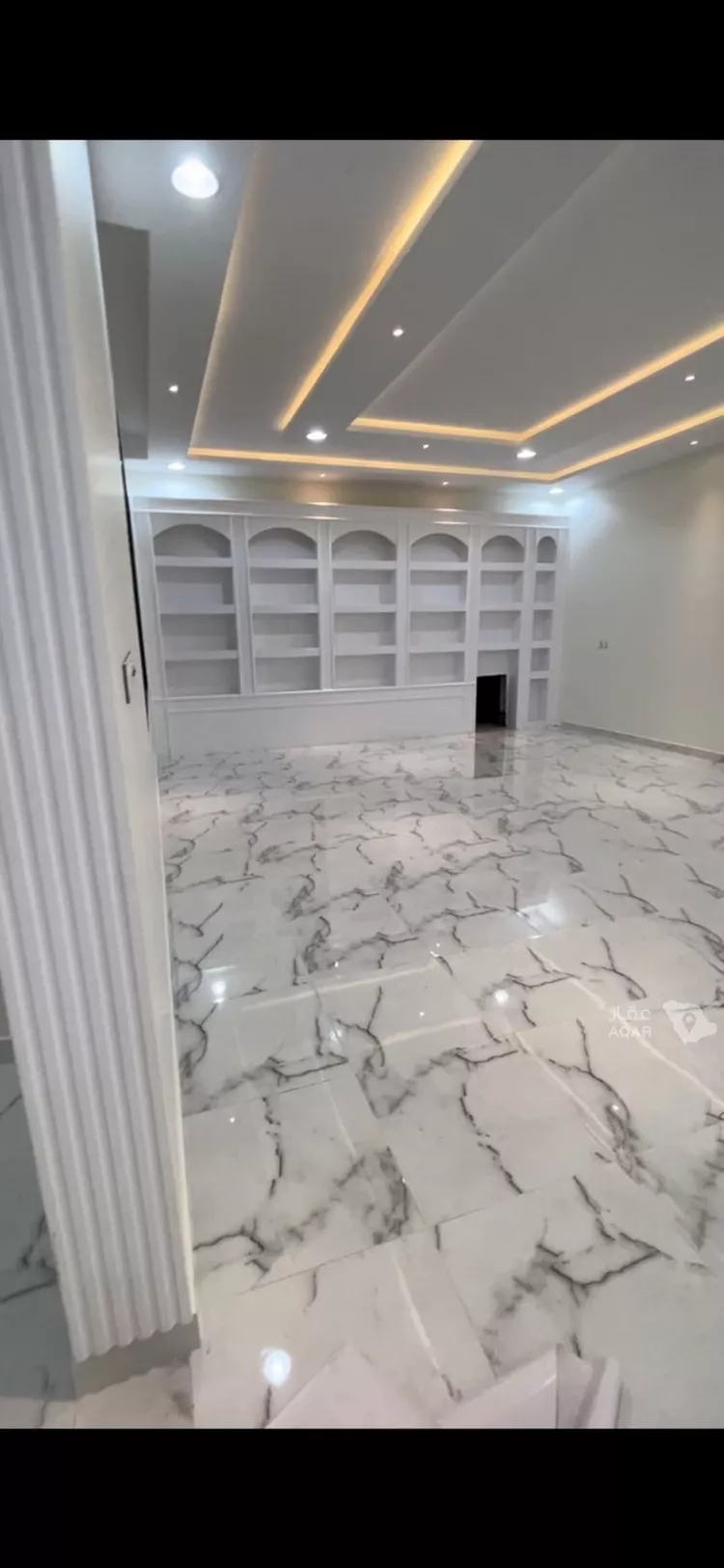 Floor for Sale in Al Duwadimi Hittin 2