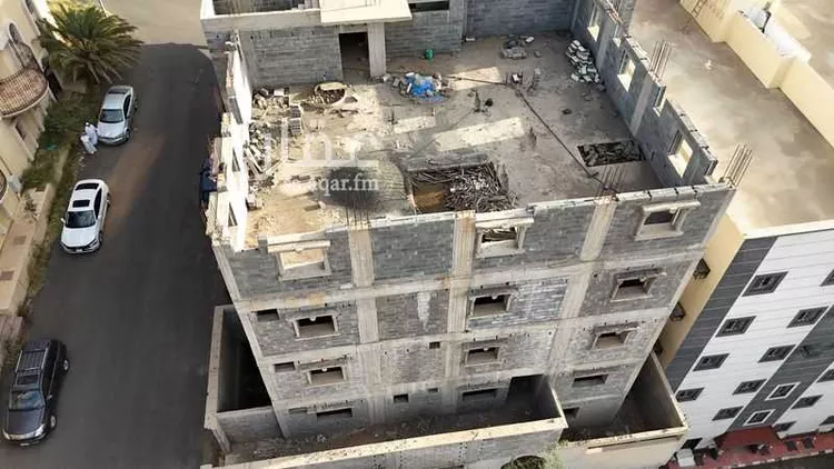 عمارة للبيع في شارع مالك الخدري, حي المروج, مدينة أبها, منطقة عسير