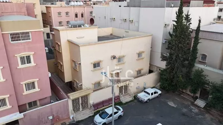 فيلا للبيع في شارع كيلوباترا, حي المروج, مدينة أبها, منطقة عسير صورة 2